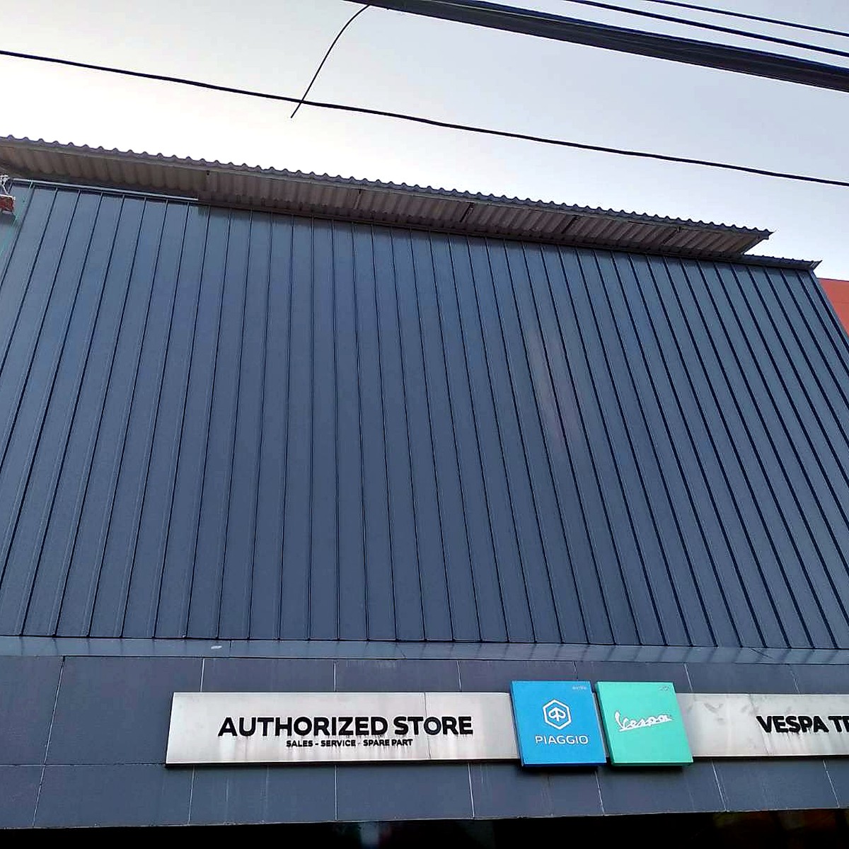 ตัวอย่างงานกรุผิวหน้าร้านและป้าย facade